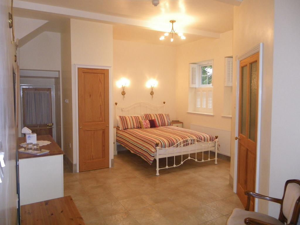 Strathmore Bed & Breakfast Дувр Экстерьер фото